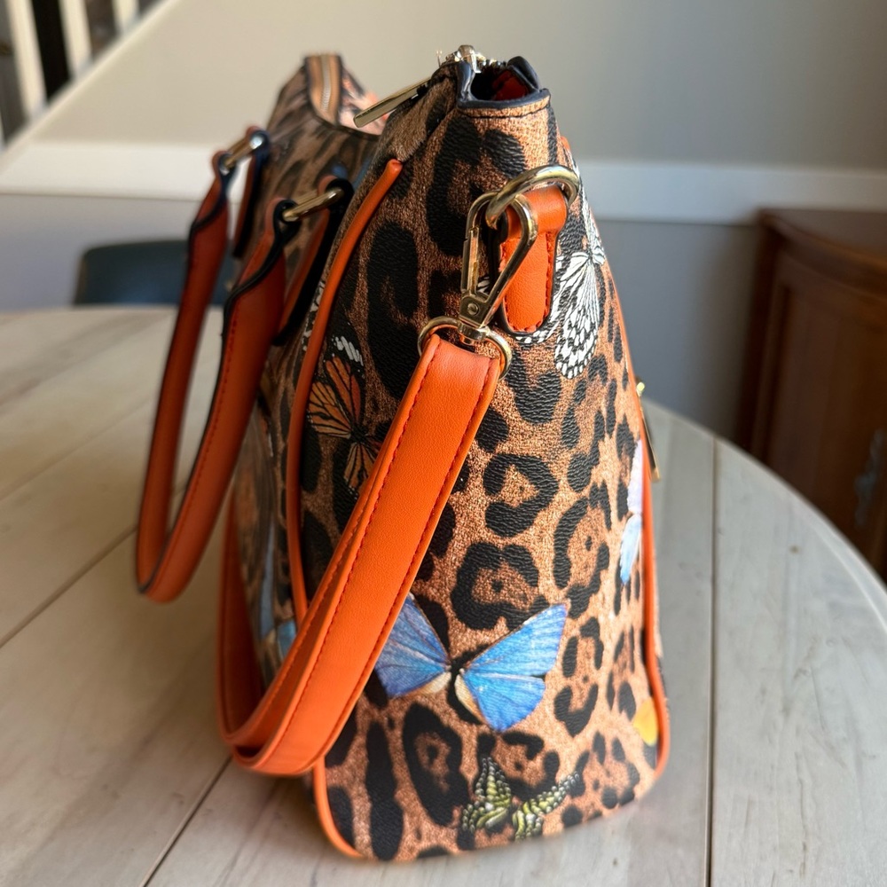 Purse bag, tote, wallet, makeup bag, three-piece set leopard and butterfly print - Picture 13 of 17